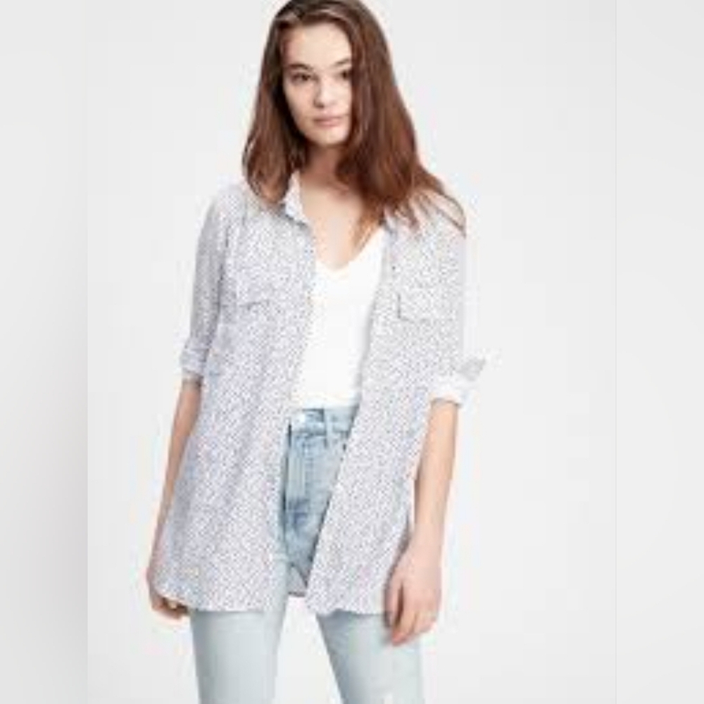 Gap M Utility Shirt Blue Dot Longsleeve Soft Button Up Pocket Blouse